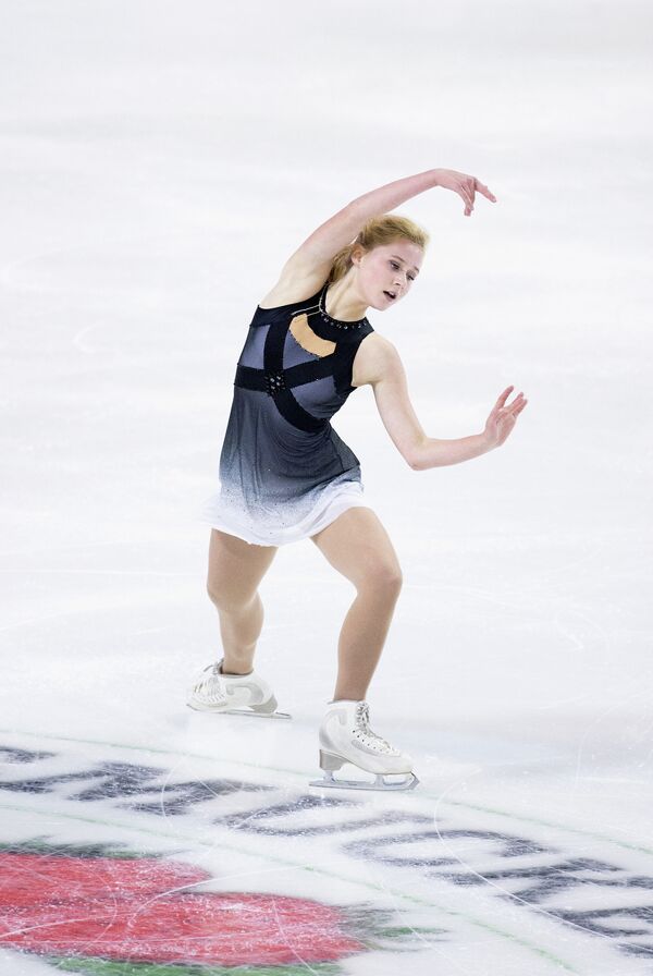 Серафима Саханович выступает с произвольной программой на Skate America Серафима Саханович выступает с произвольной программой на Skate America