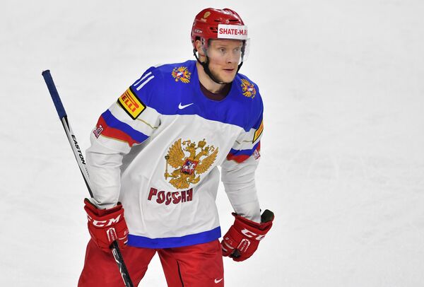 Нападающий сборной России Сергей Андронов Нападающий сборной России Сергей Андронов