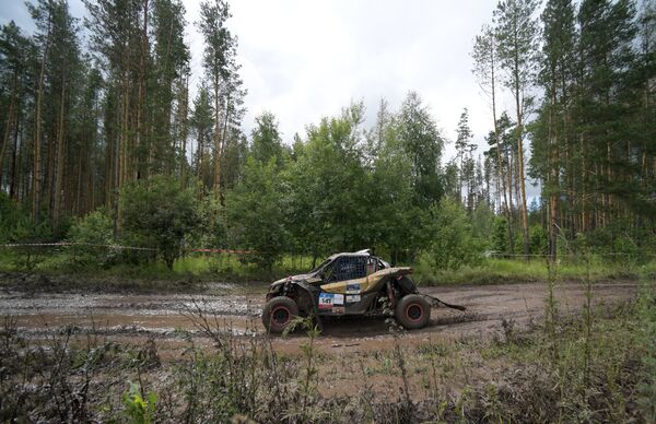 Автомобиль команды SUPROTEC RACING под управлением Марии Опариной (Россия) Автомобиль команды SUPROTEC RACING под управлением Марии Опариной (Россия)