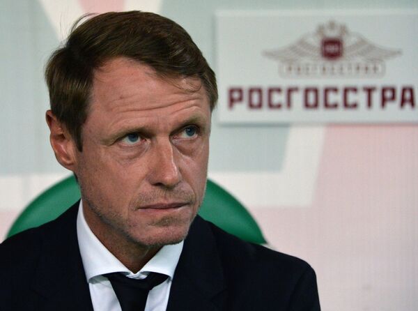 Главный тренер Ахмата Олег Кононов Главный тренер Ахмата Олег Кононов