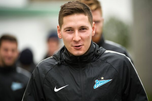 Хавбек ФК Зенит Далер Кузяев Хавбек ФК Зенит Далер Кузяев