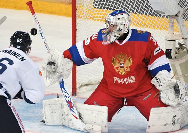 Вратарь сборной России Игорь Шестёркин (справа) Вратарь сборной России Игорь Шестёркин (справа)