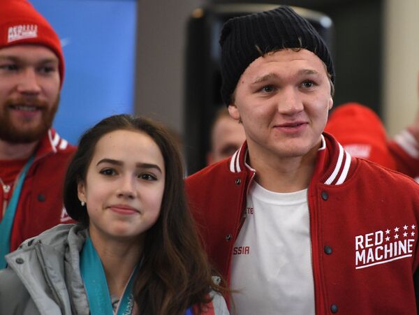 Фигуристка Алина Загитова и хоккеист Кирилл Капризов Фигуристка Алина Загитова и хоккеист Кирилл Капризов