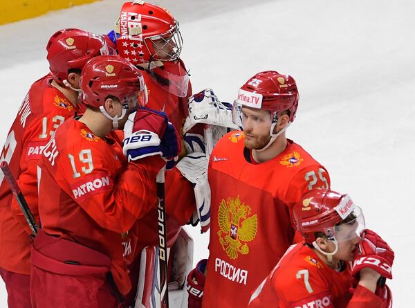 Хоккеисты сборной России после матча Хоккеисты сборной России после матча