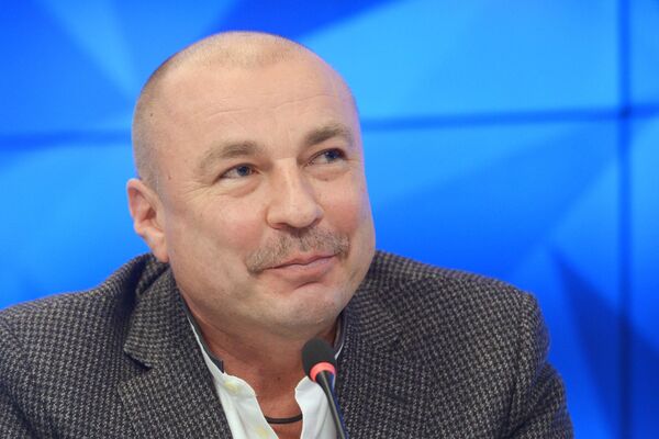 Тренер Екатерины Бобровой и Дмитрия Соловьева Александр Жулин Тренер Екатерины Бобровой и Дмитрия Соловьева Александр Жулин