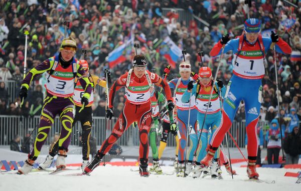 Спортсменки в женском масс-старте на Гонке чемпионов Спортсменки в женском масс-старте на Гонке чемпионов