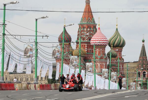 Болид команды Marussia F1 Team Болид команды Marussia F1 Team