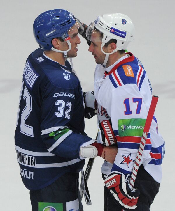 Alex Ovechkin and Ilya Kovalchuk (right) Alex Ovechkin and Ilya Kovalchuk (right)