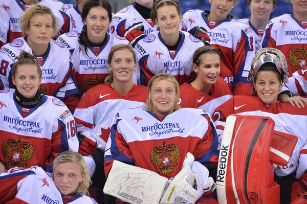 Хоккей среди девушек. Женская сборная команда по хоккею Канада. Канадская сборная по хоккею женщины. Состав женской сборной по хоккею. Женская сборная России по хоккею.