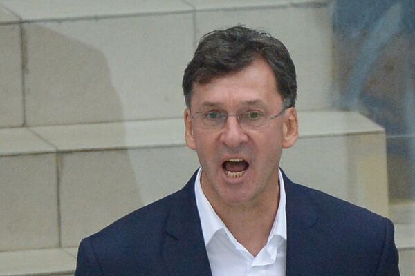 Главный тренер хоккейного клуба Атлант Сергей Светлов Главный тренер хоккейного клуба Атлант Сергей Светлов