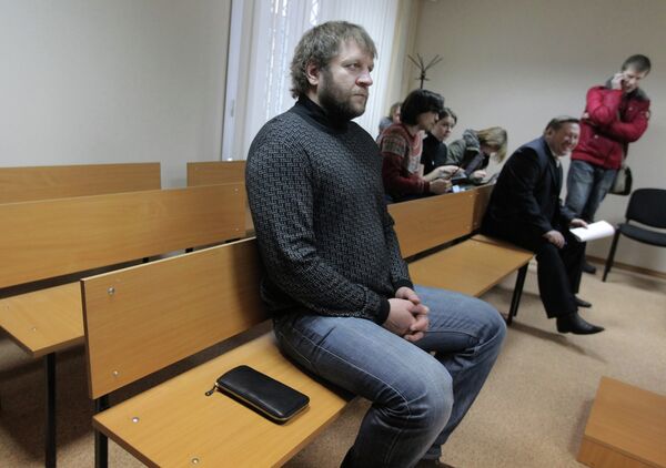 Боец смешанных единоборств Александр Емельяненко Боец смешанных единоборств Александр Емельяненко