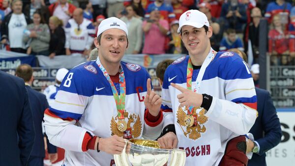 Александр Овечкин (слева) и Евгений Малкин Александр Овечкин (слева) и Евгений Малкин