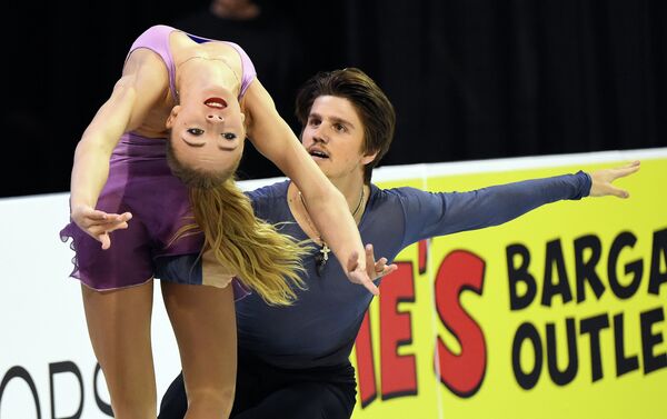 Александра Степанова и Иван Букин на турнире Skate America Александра Степанова и Иван Букин на турнире Skate America