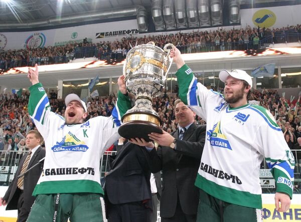 Финал чемпионата России по хоккею: Салават Юлаев (Уфа) – Локомотив (Ярославль) 4:1 Финал чемпионата России по хоккею: Салават Юлаев (Уфа) – Локомотив (Ярославль) 4:1