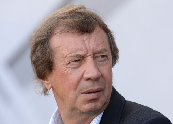 Главный тренер Анжи Юрий Семин Главный тренер Анжи Юрий Семин