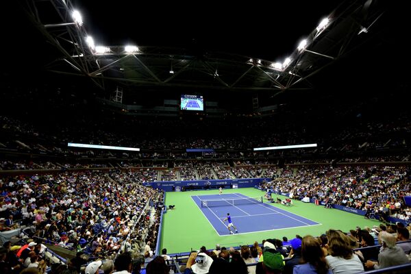 Вид на корт во время финального матча US Open-2015 между Новаком Джоковичем и Роджером Федерером Вид на корт во время финального матча US Open-2015 между Новаком Джоковичем и Роджером Федерером