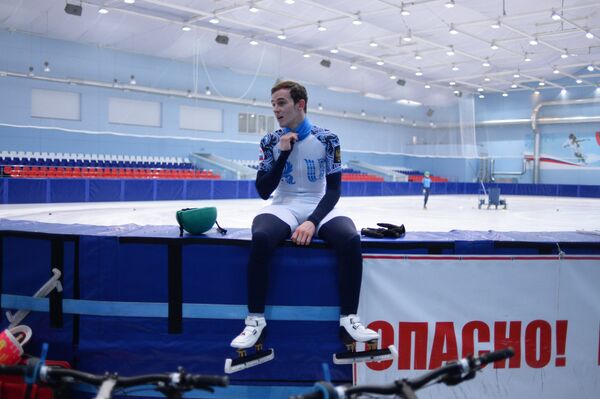 Спортсмен сборной России по шорт-треку Дмитрий Мигунов Спортсмен сборной России по шорт-треку Дмитрий Мигунов