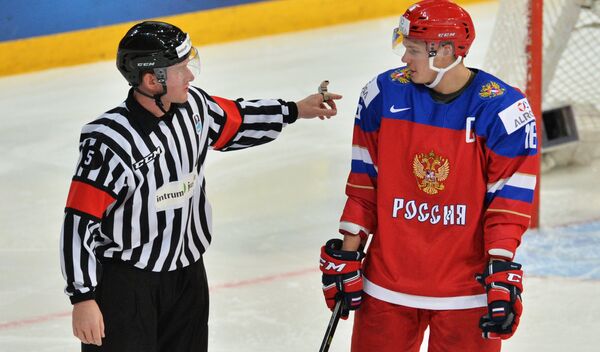 Владислав Каменев (справа) Владислав Каменев (справа)