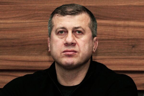 Исполняющий обязанности главного тренера по вольной борьбе Дзамболат Тедеев Исполняющий обязанности главного тренера по вольной борьбе Дзамболат Тедеев