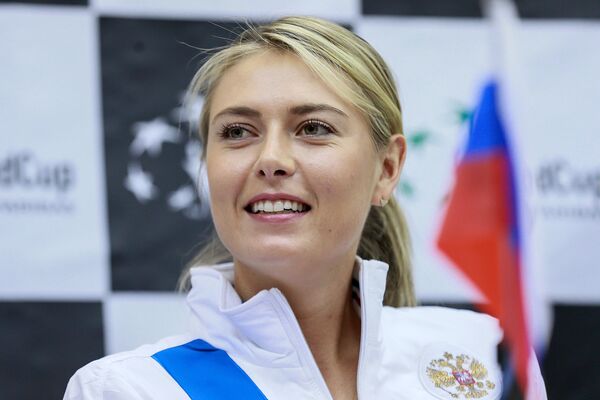 Теннисистка женской сборной России Мария Шарапова Теннисистка женской сборной России Мария Шарапова