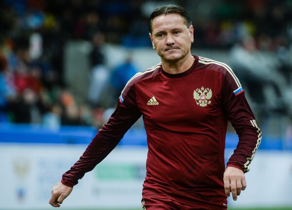 Игрок сборной России Дмитрий Аленичев Игрок сборной России Дмитрий Аленичев