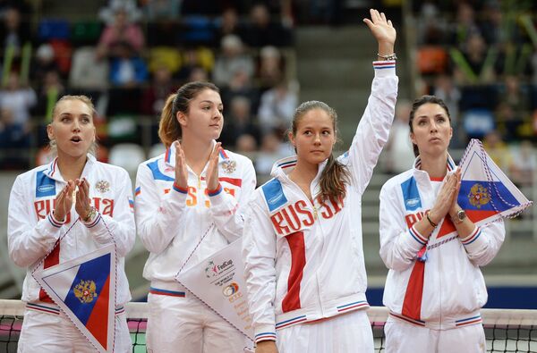 Российские теннисистки Елена Веснина, Маргарита Гаспарян, Дарья Касаткина и капитан команды Анастасия Мыскина (слева направо) Российские теннисистки Елена Веснина, Маргарита Гаспарян, Дарья Касаткина и капитан команды Анастасия Мыскина (слева направо)