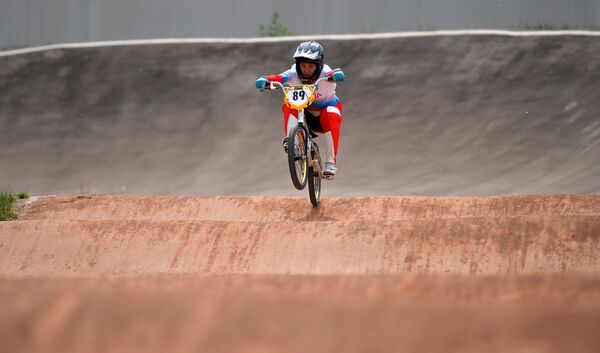 Спортсменка сборной России по велоспорту в дисциплине BMX Ярослава Бондаренко во время тренировки Спортсменка сборной России по велоспорту в дисциплине BMX Ярослава Бондаренко во время тренировки
